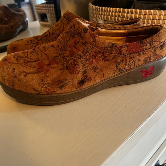 Alegria (Size 41) Leather Upper Multicolored Floral Kayla Woodland Wonders Clogs - Picture 3 of 5